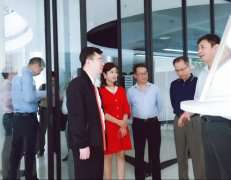 广东省工业和信息化局莅临乐鱼官方网站-乐鱼online(中国)调研制造业创新中心建设情况