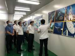 <b><font color='#0000FF'>东莞市委书记肖亚非一行参观考察乐鱼官方网站-乐鱼online(中国)半导体</font></b>